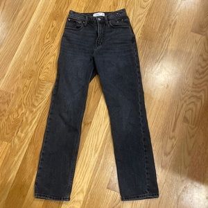 Abercrombie & Fitch 90’s Straight Utra High Rise Jean